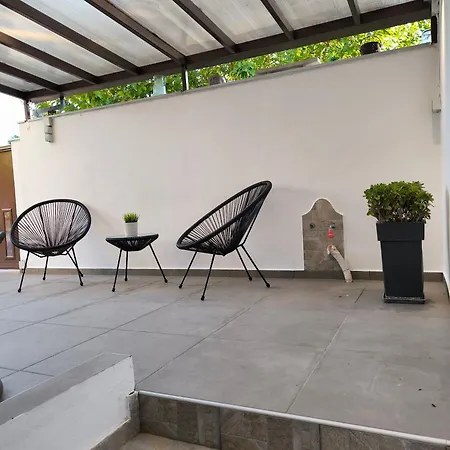 Simple Apartament *